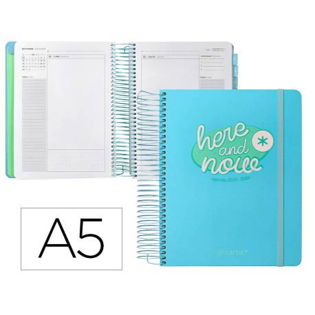 AGENDA ESCOLAR ANTARTIK 25-26 ESPIRAL HERE AND NOW AZUL DIA PAGINA A5 BILINGÜE PAPEL FSC 80 GR 80 GR