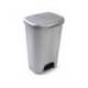PAPELERA CONTENEDOR PLASTICFORTE PLASTICO CON TAPADERA Y PEDAL 50 LITROS COLOR PLATA 410X360X635 MM